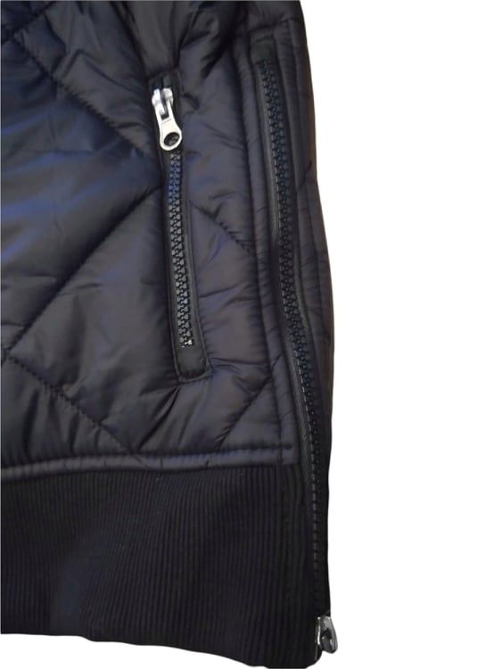 Women's black quilted short bomber jacket - Image 6
