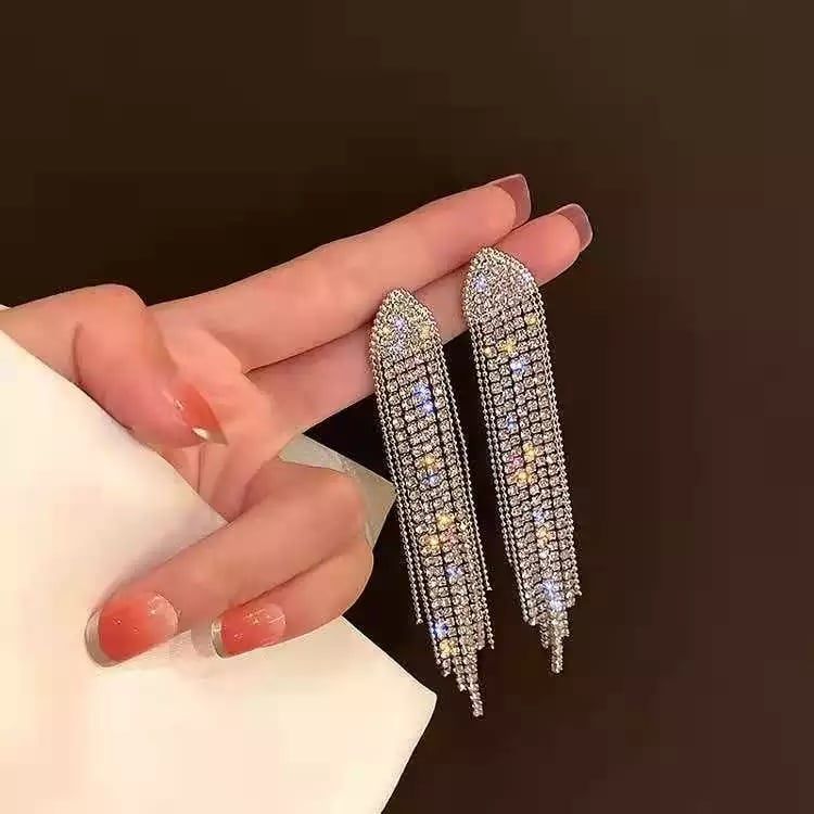 Classic women's long crystal earrings - Image 4