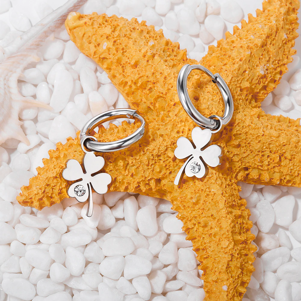Women's jewelry; Clover-shaped earrings - Image 3