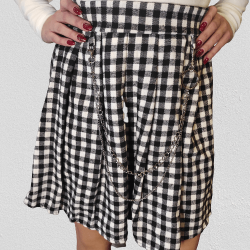 Checkered skirt with a chain XS-M - Image 2