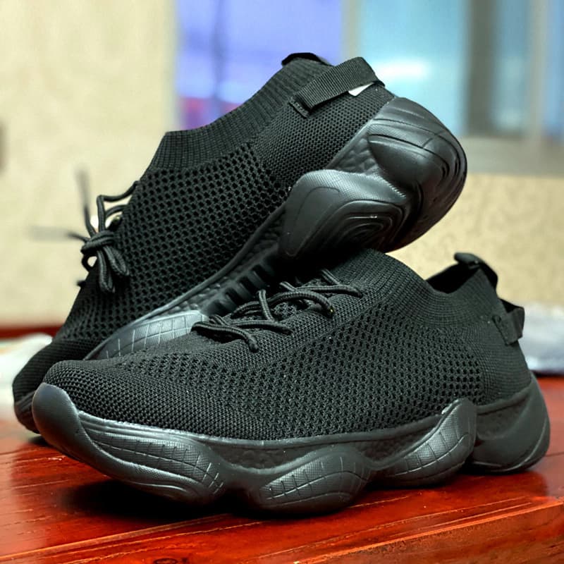 Black sneakers 4-7 - Image 2