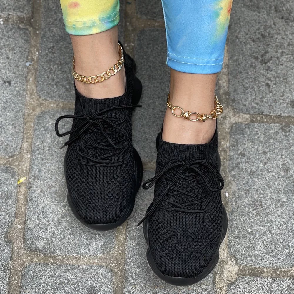 Black sneakers 4-7