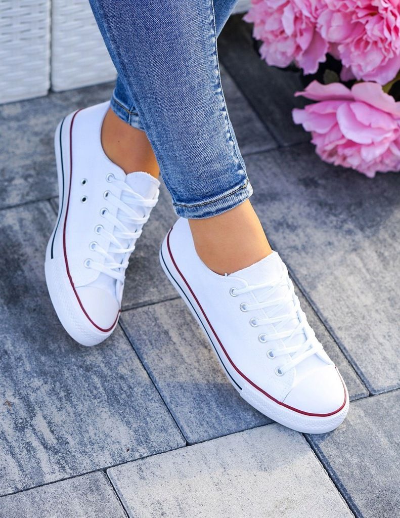White lace-up sneakers size 3-8