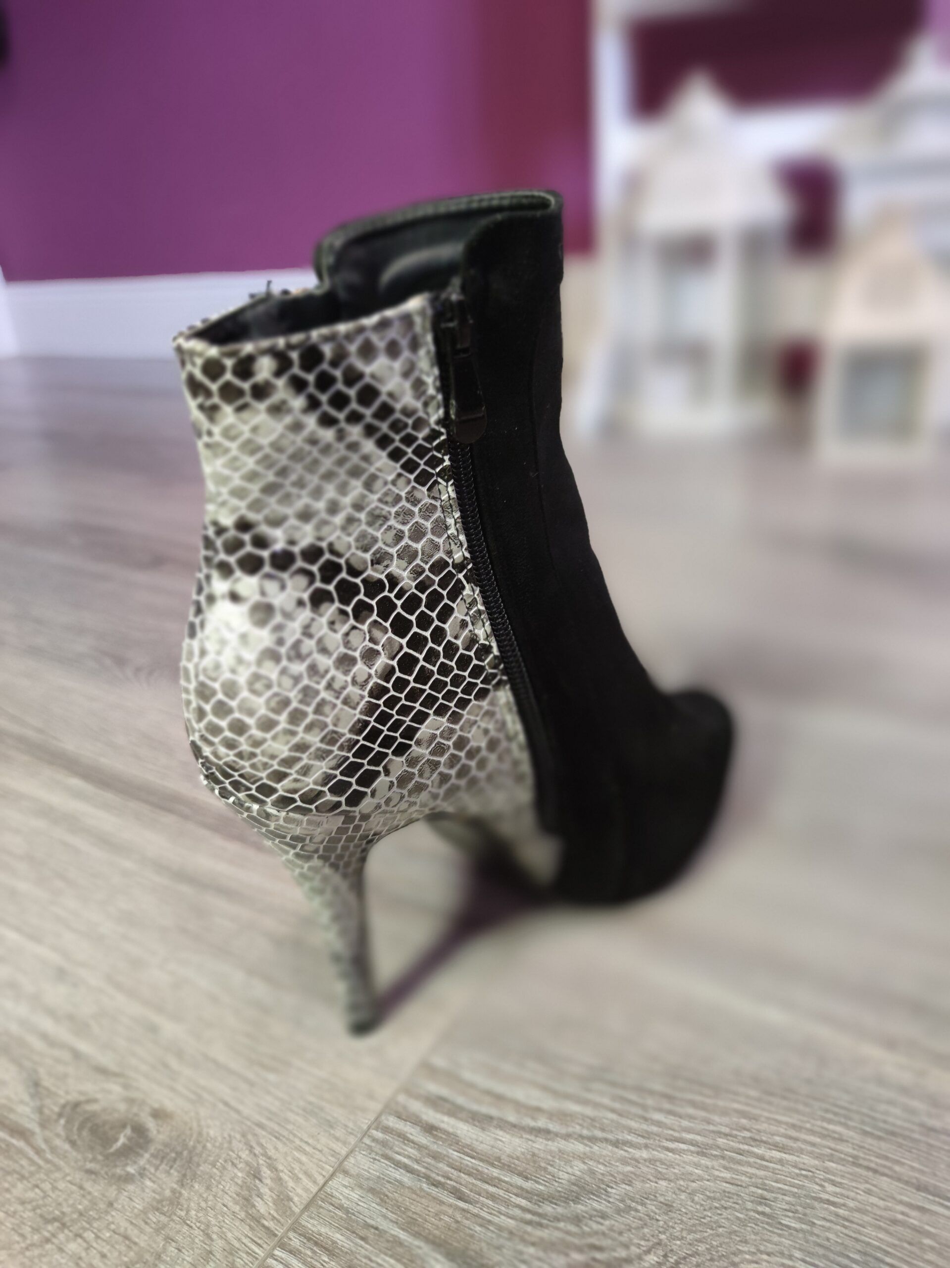 Snake Skin Pattern Stilettos High Heels size 6/39 - Image 2