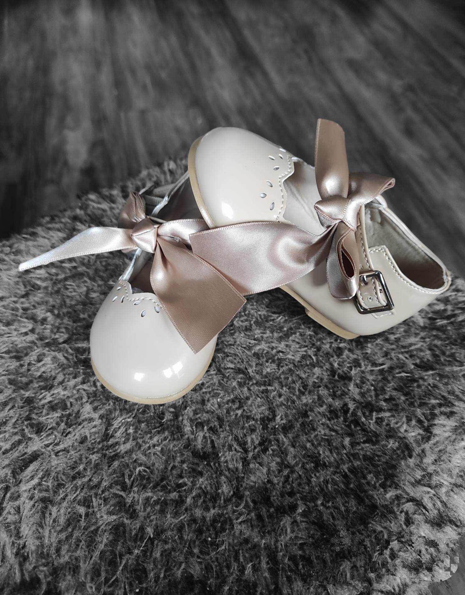 Girl cream bow shoes - Image 7