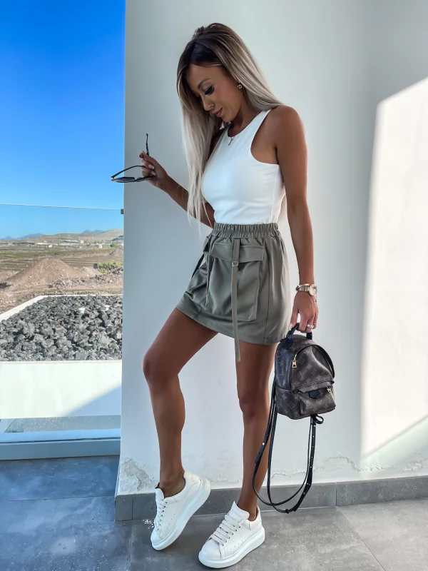 Khaky skirt with pockets - Image 3