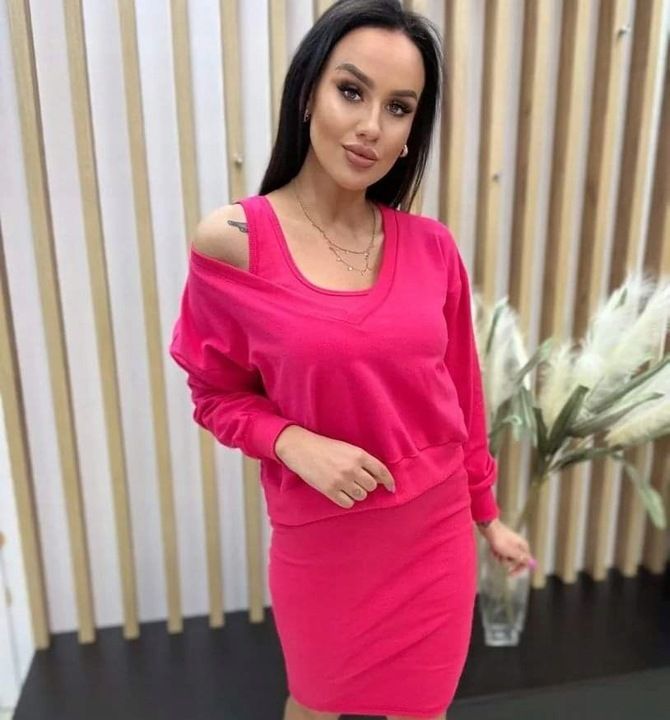 Fuchsia set dress and sweatshirt