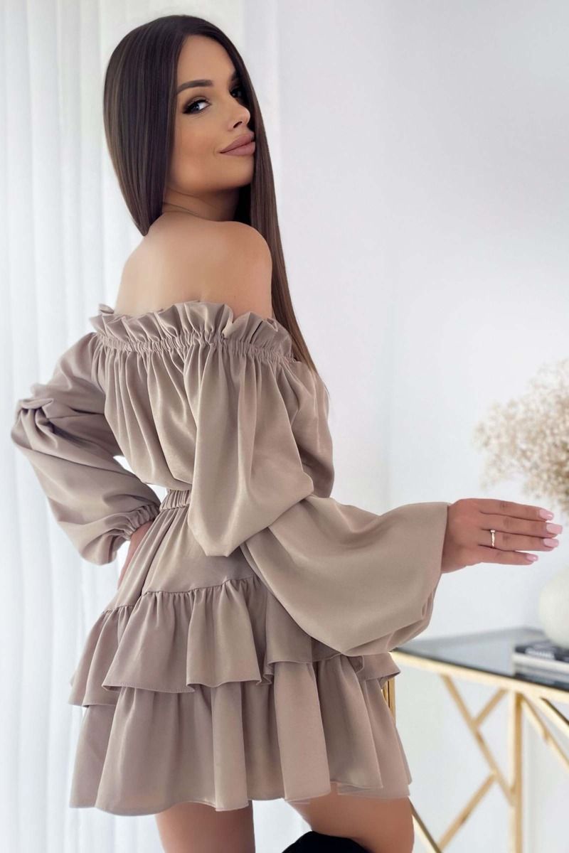 Light beige spanish dress - Image 3