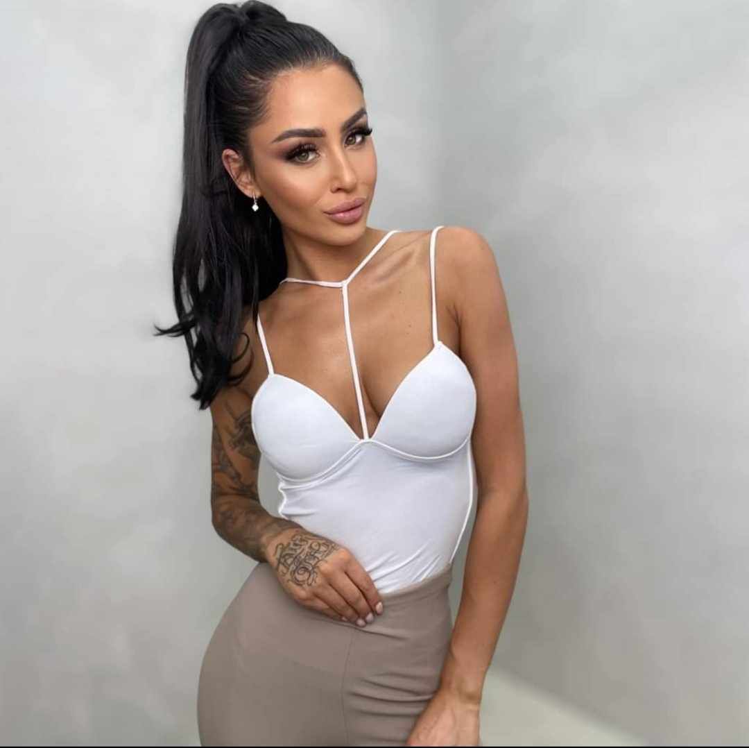 White top with thin straps - Image 3