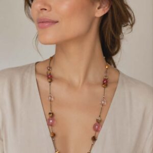 Collar largo de cuentas rosas y ámbar
